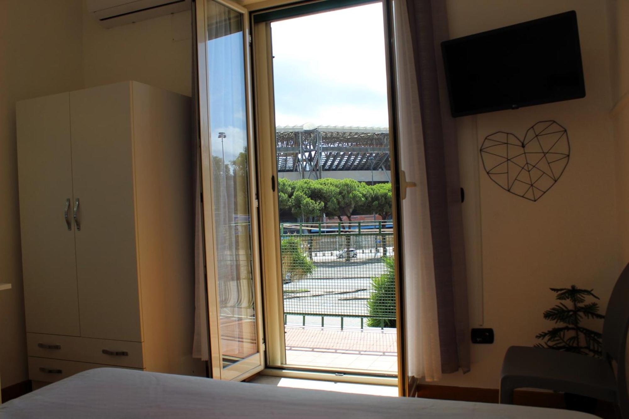 Apartamento Punto Felice Stadio - Fuorigrotta Centro - *
